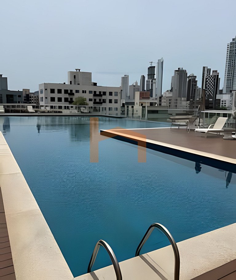 Piscina, Suíte, Garagem privativa