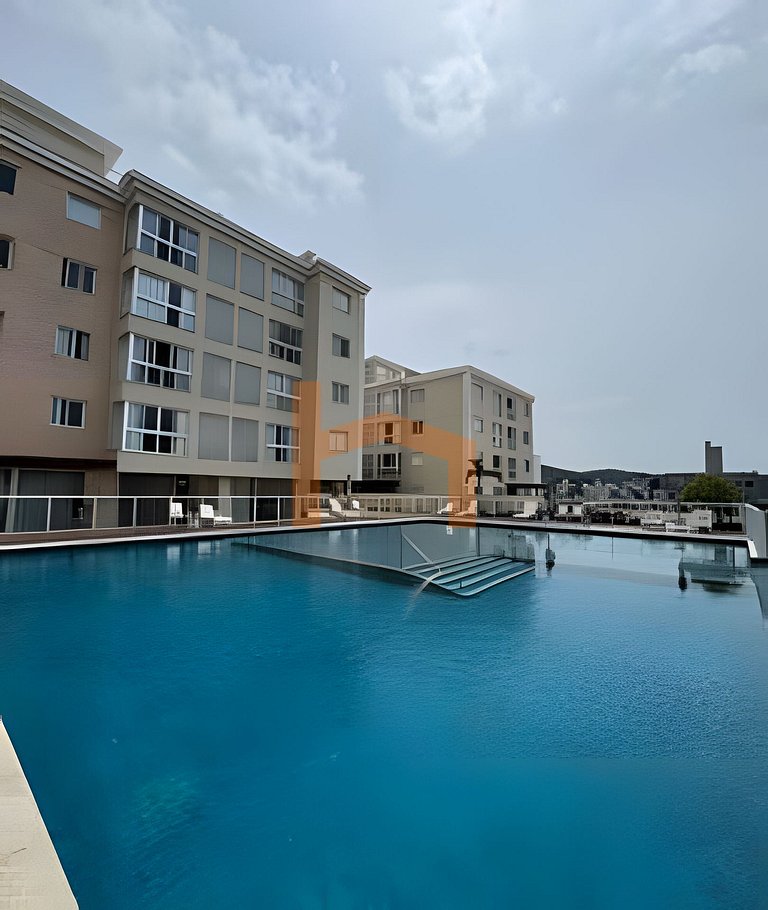 Piscina, Suíte, Garagem privativa