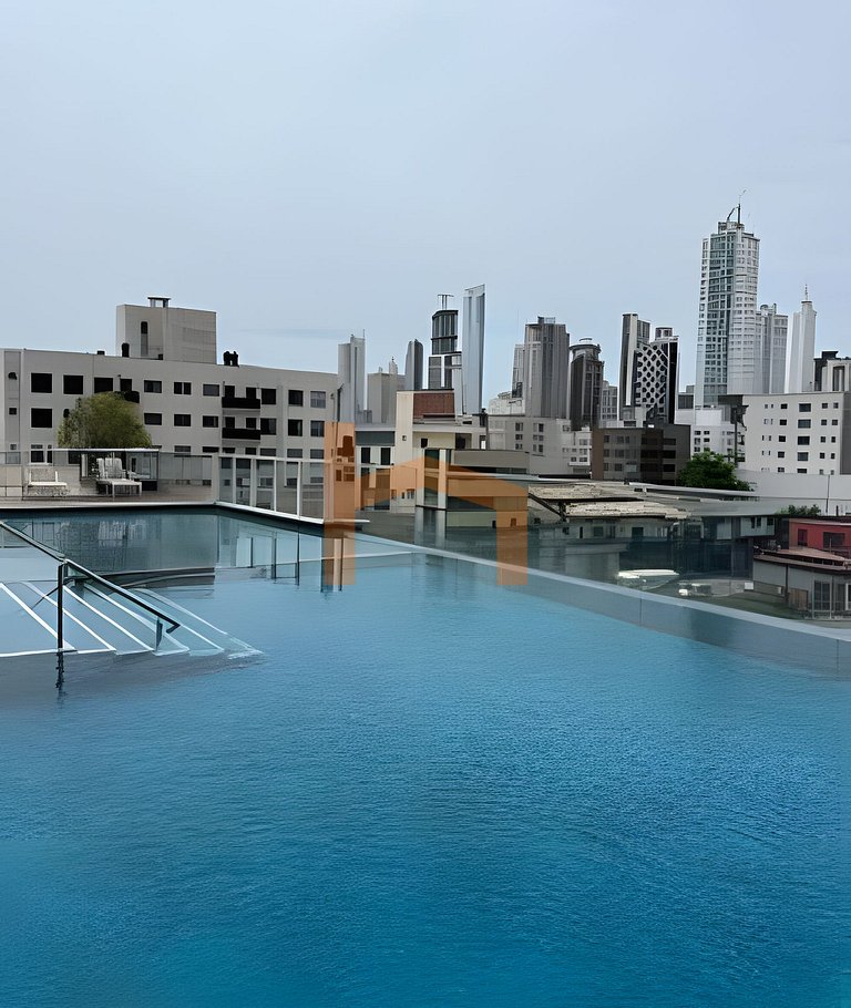 Piscina, Suíte, Garagem privativa