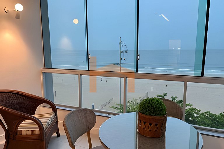 Apartamento de Frente para o Mar – Av. Atlântica
