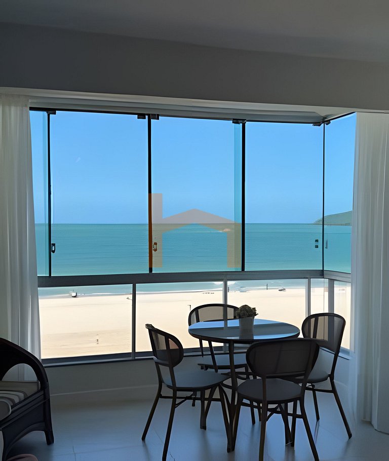 Apartamento de Frente para o Mar – Av. Atlântica